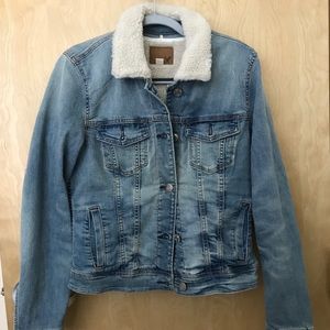 AE Sherpa collared denim jacket